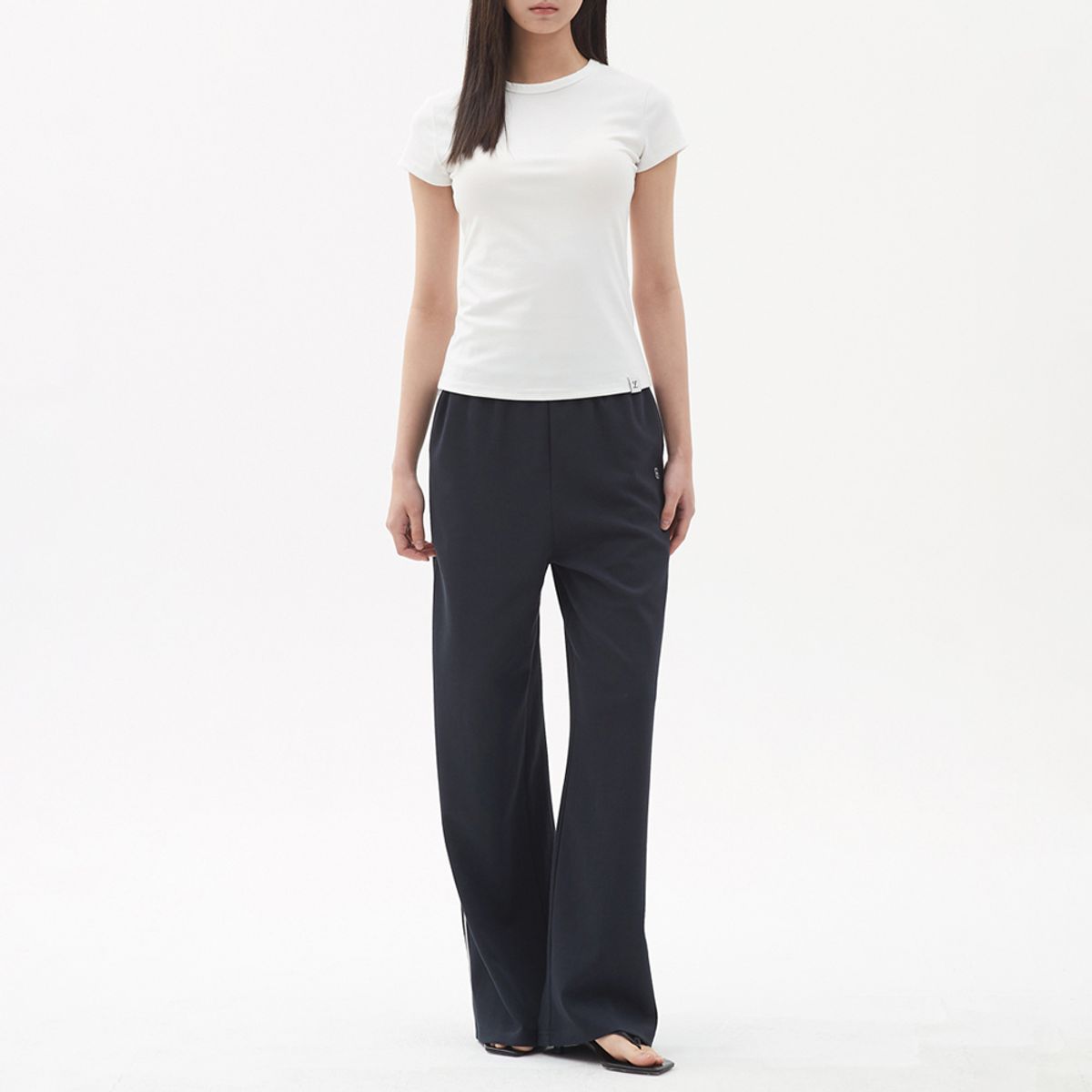 엘씨브이(LCVE) ROUND NECK BODYCON T-SHIRT_IVORY