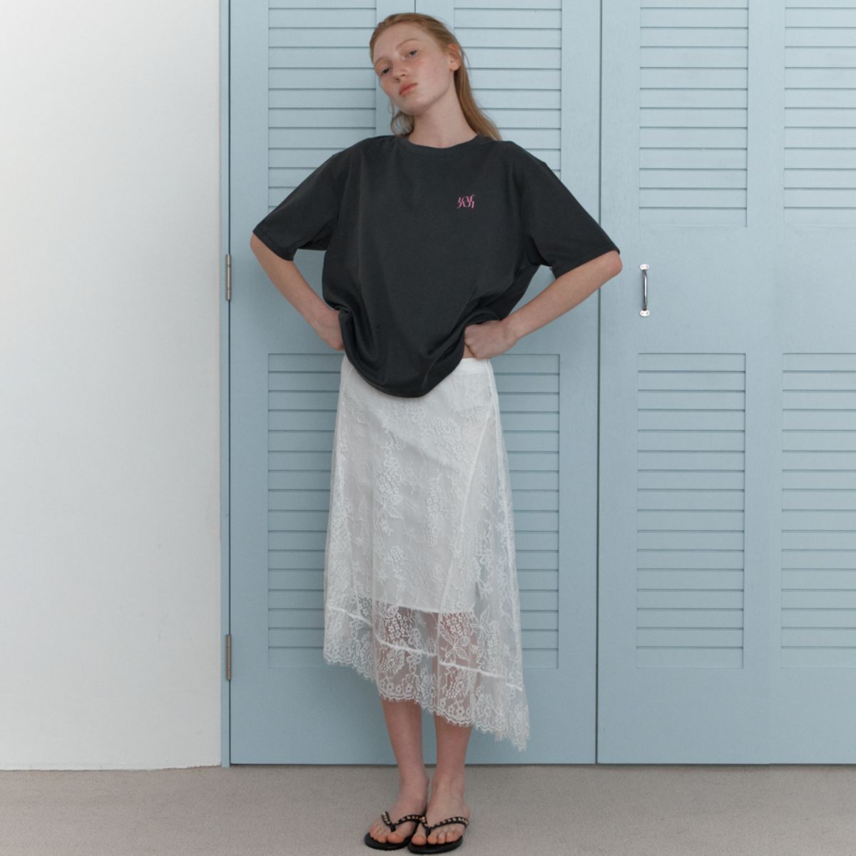 엘씨브이(LCVE) GLEAM PRINTING PIGMENT T-SHIRTS_CHARCOAL
