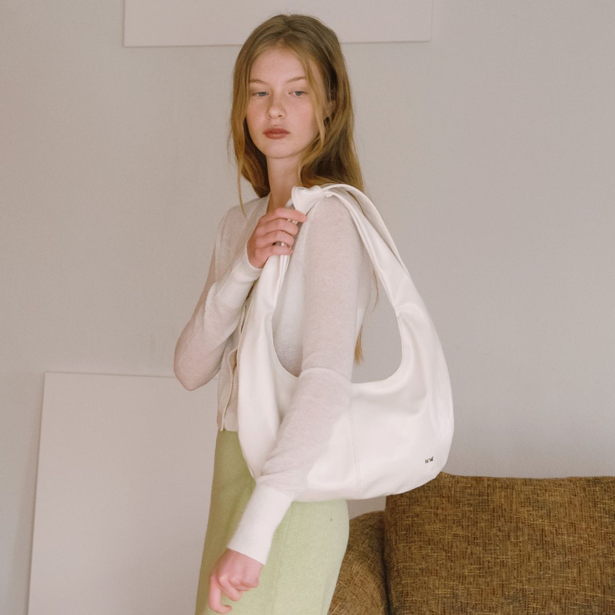 엘씨브이(LCVE) LUNE HOBO BAG_IVORY
