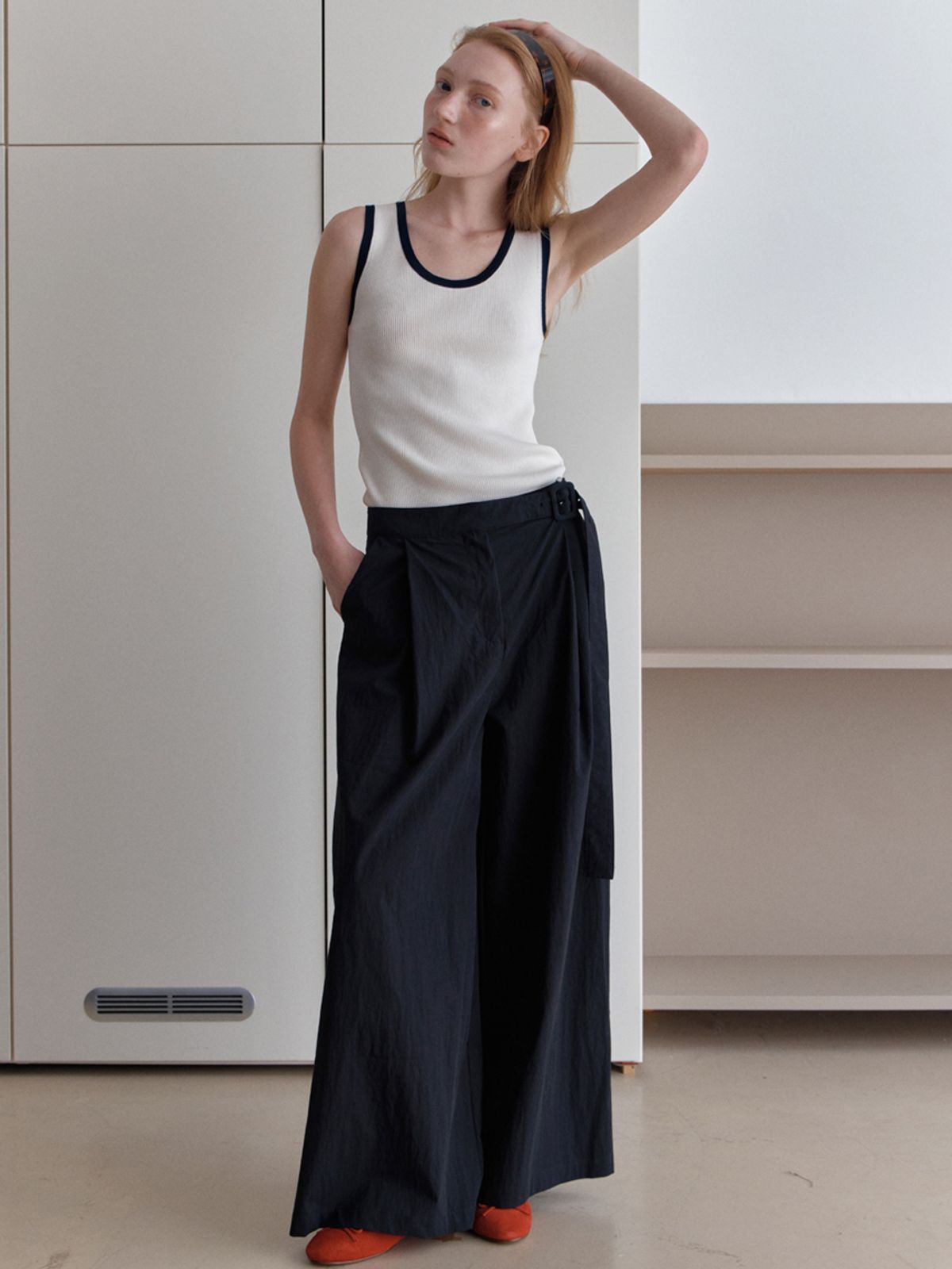 엘씨브이(LCVE) PIN-TUCK WIDE BELTED PANTS_BLACK