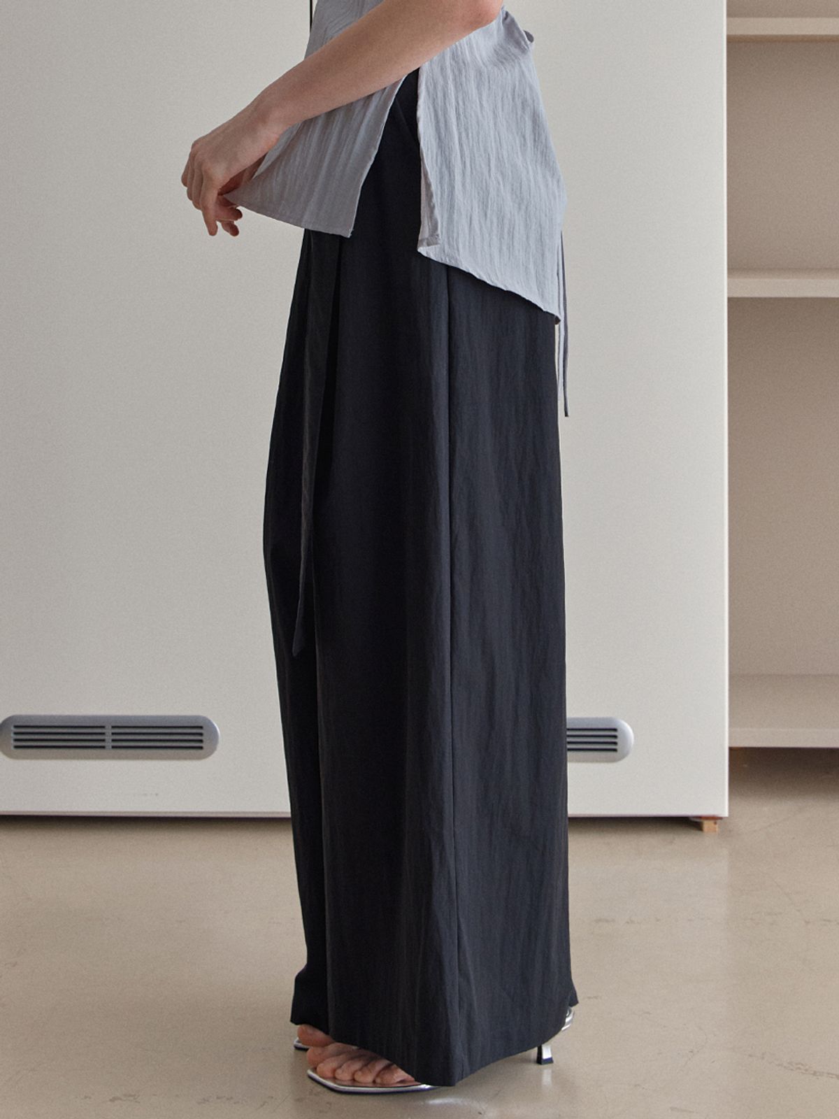 엘씨브이(LCVE) PIN-TUCK WIDE BELTED PANTS_BLACK