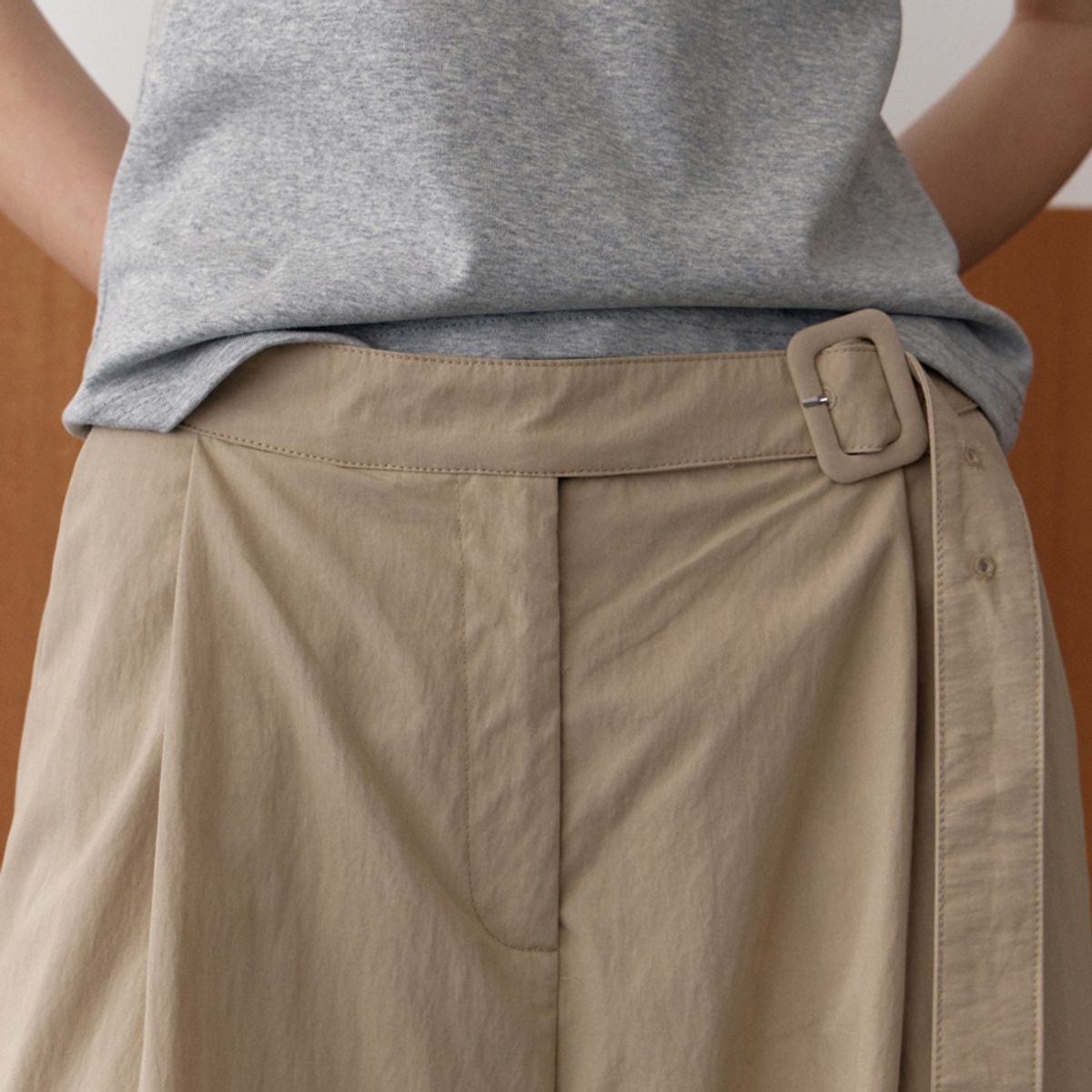 엘씨브이(LCVE) PIN-TUCK WIDE BELTED PANTS_BEIGE