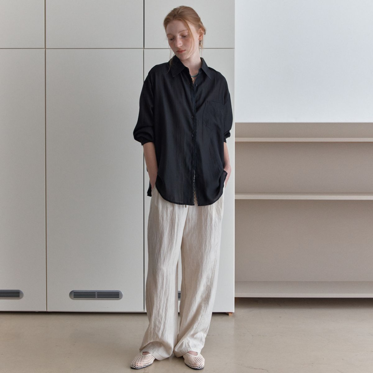 엘씨브이(LCVE) CURVED STITCH WIDE-FIT PANTS_BEIGE