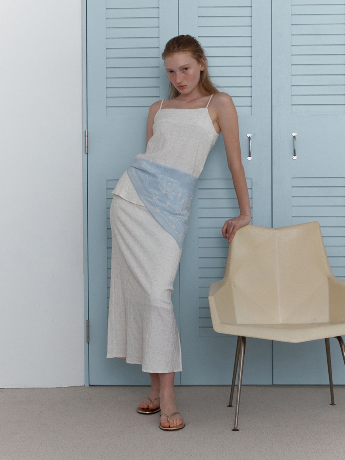 엘씨브이(LCVE) TEXTURED SLIT SKIRT_IVORY
