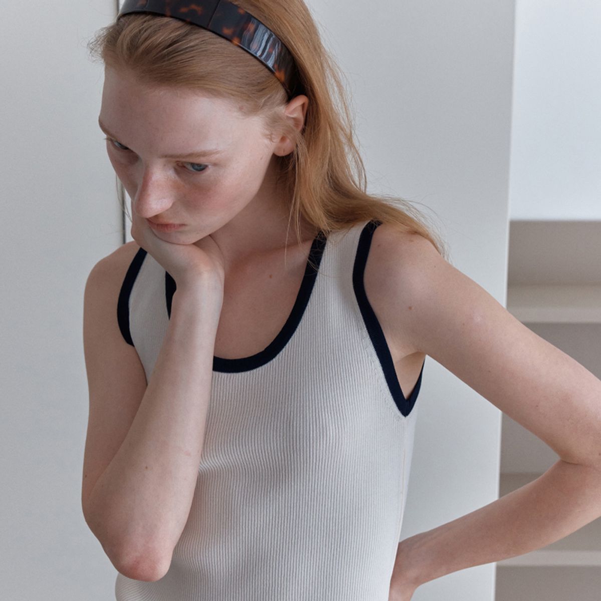 엘씨브이(LCVE) COLOR BLOCK SLEEVELESS KNIT TOP_IVORY