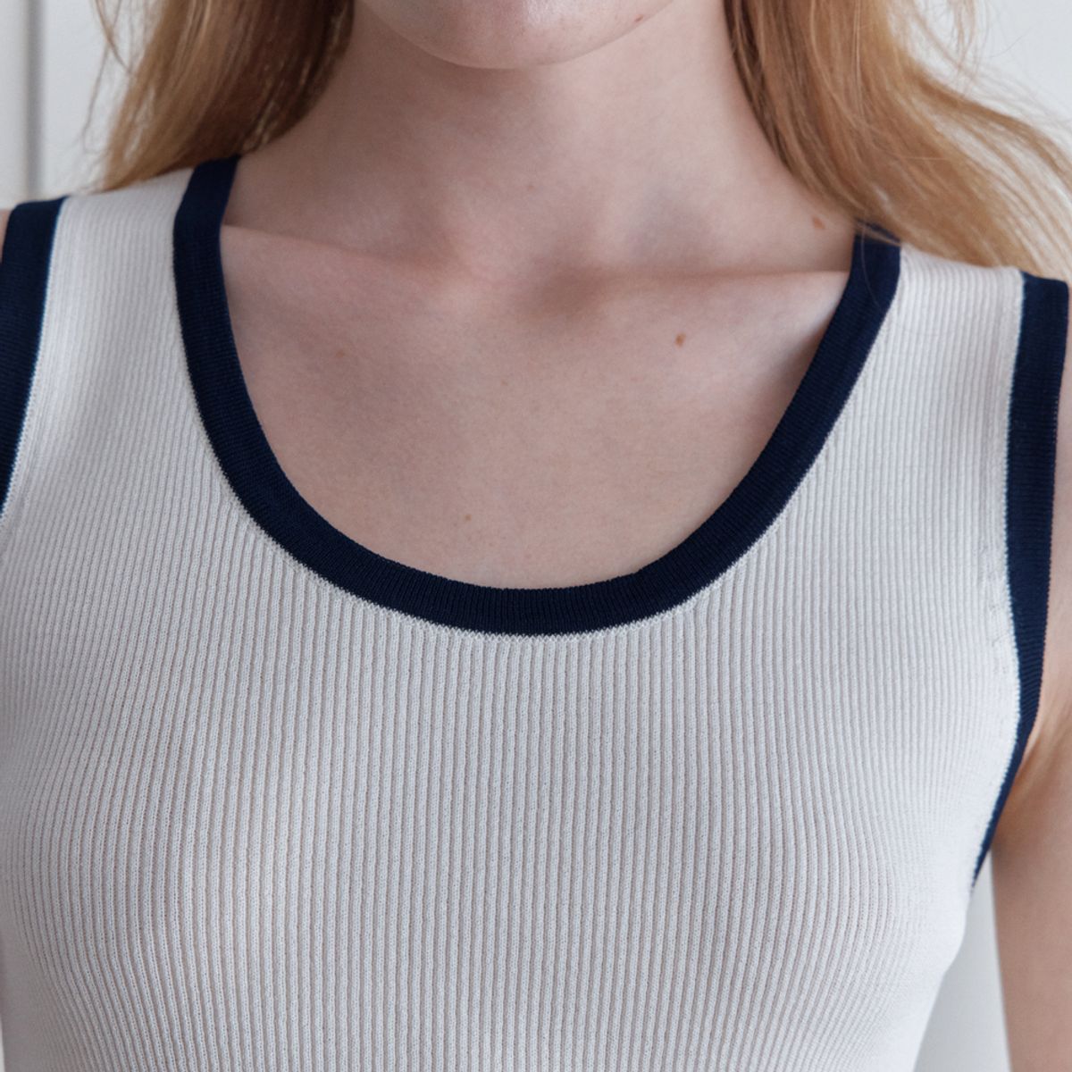 엘씨브이(LCVE) COLOR BLOCK SLEEVELESS KNIT TOP_IVORY