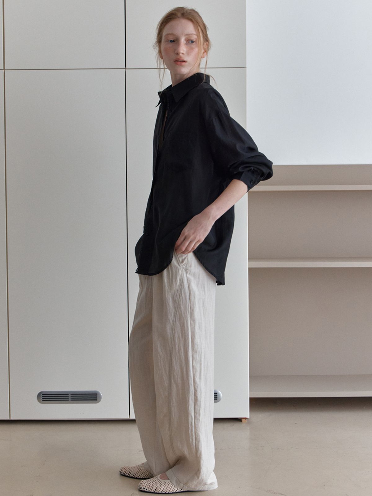 엘씨브이(LCVE) SEE-THROUGH TENCEL SILKY SHIRT_BLACK