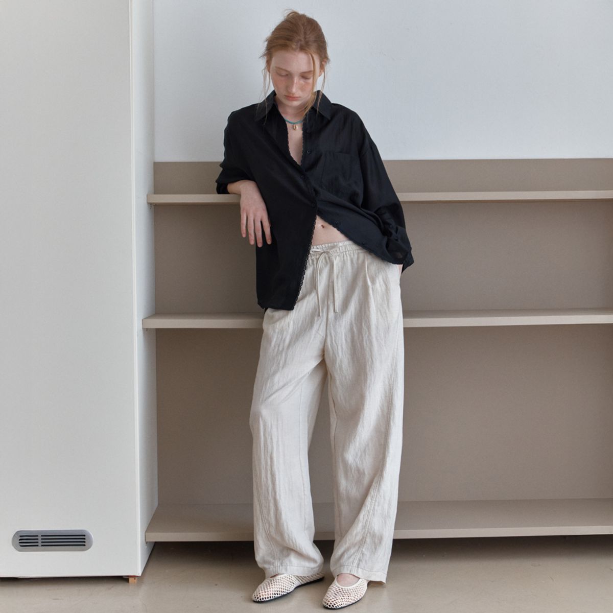 엘씨브이(LCVE) SEE-THROUGH TENCEL SILKY SHIRT_BLACK