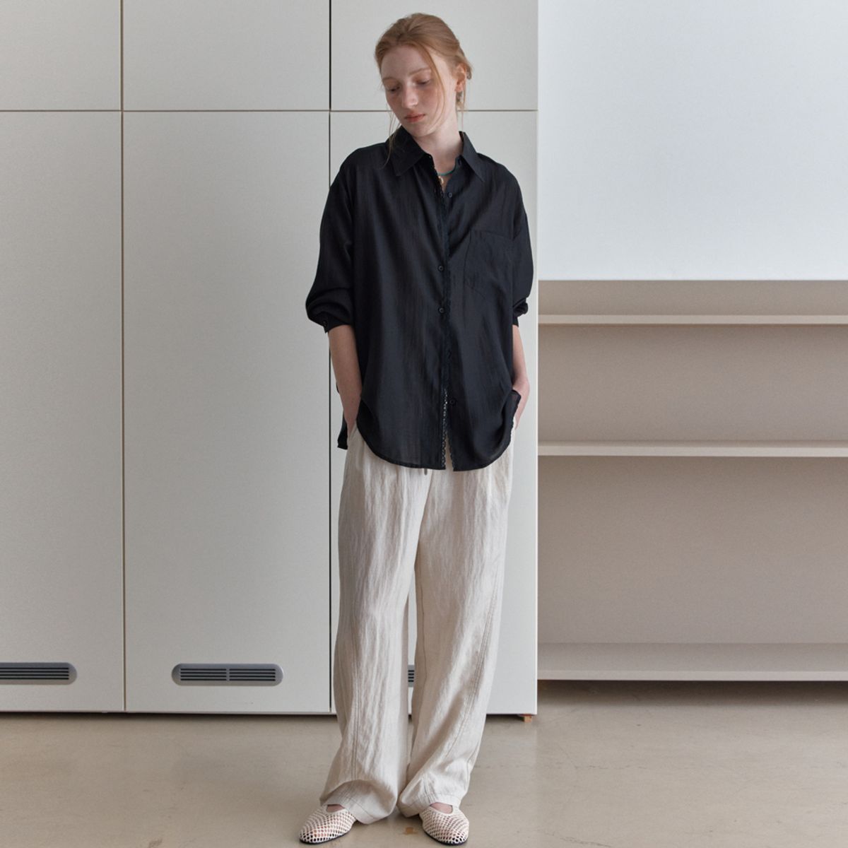 엘씨브이(LCVE) SEE-THROUGH TENCEL SILKY SHIRT_BLACK