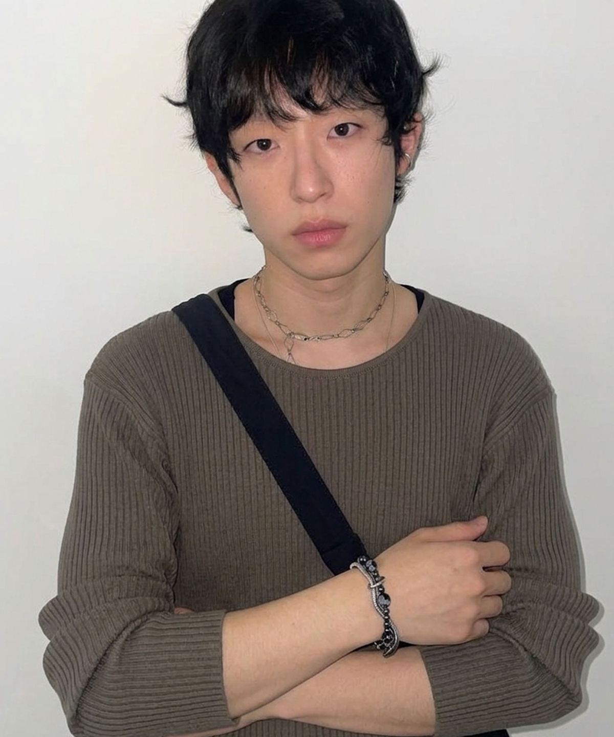디더블유에스이(DWSE) 블랙 웨이브 비즈 브레이슬릿