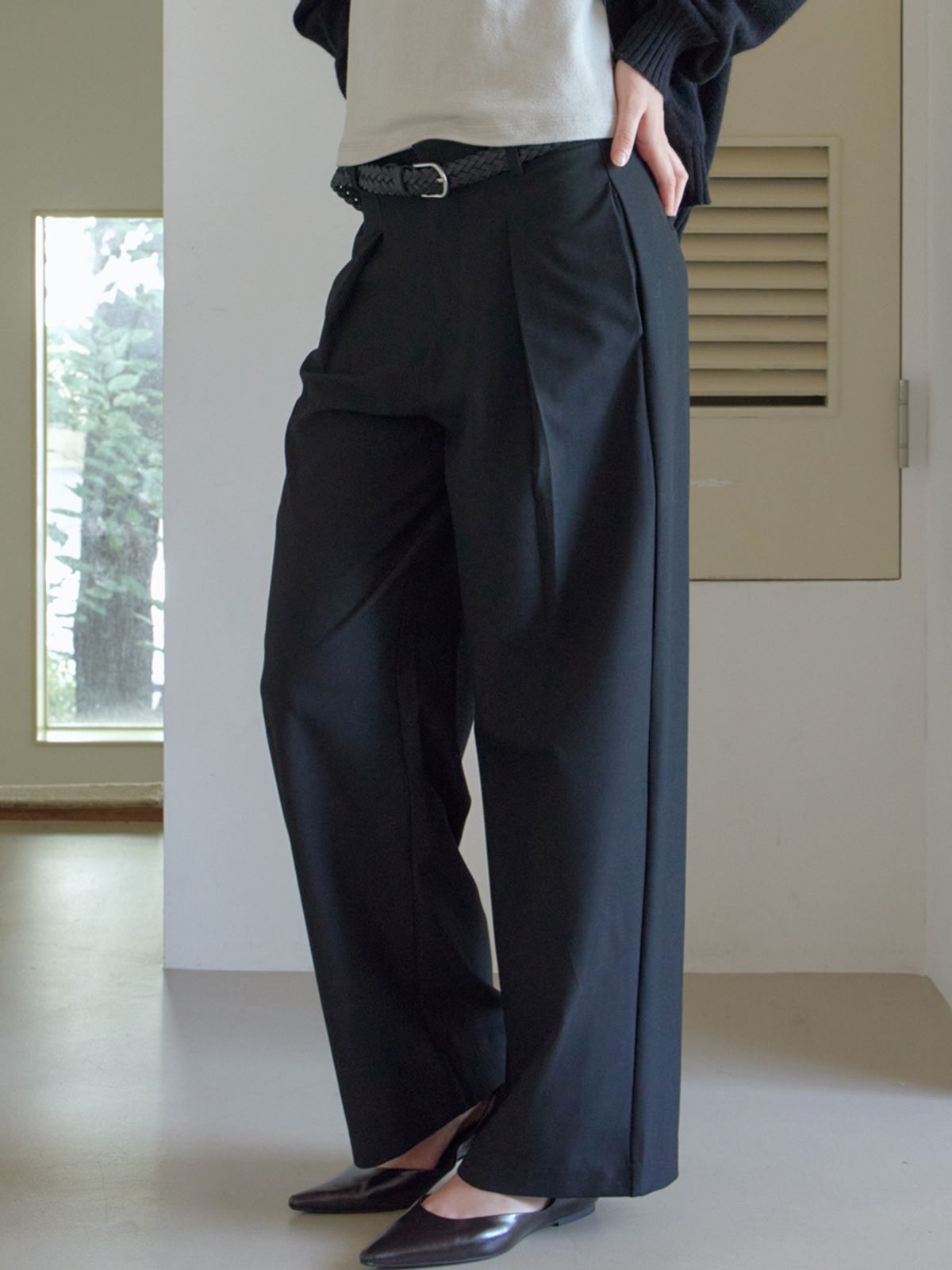 엘씨브이(LCVE) ONE-TUCK WIDE SLACKS_BLACK