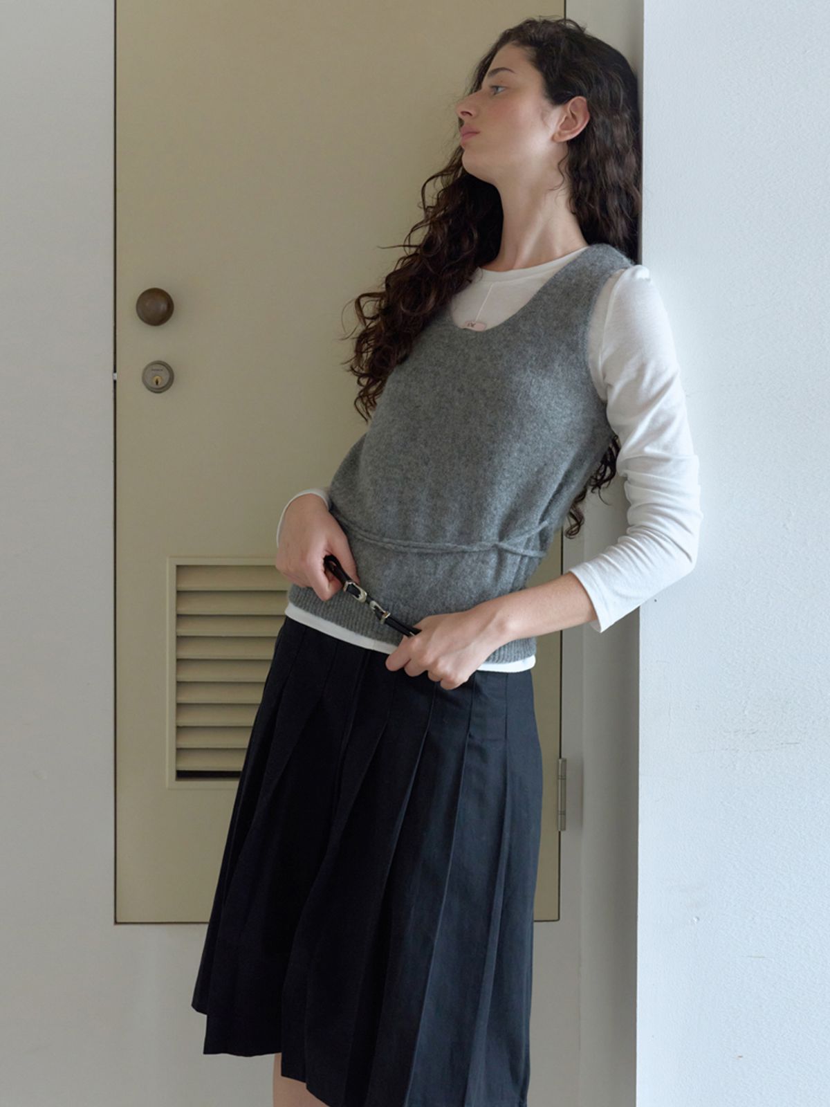 엘씨브이(LCVE) DRAWSTRING PLEATED SKIRT_BLACK