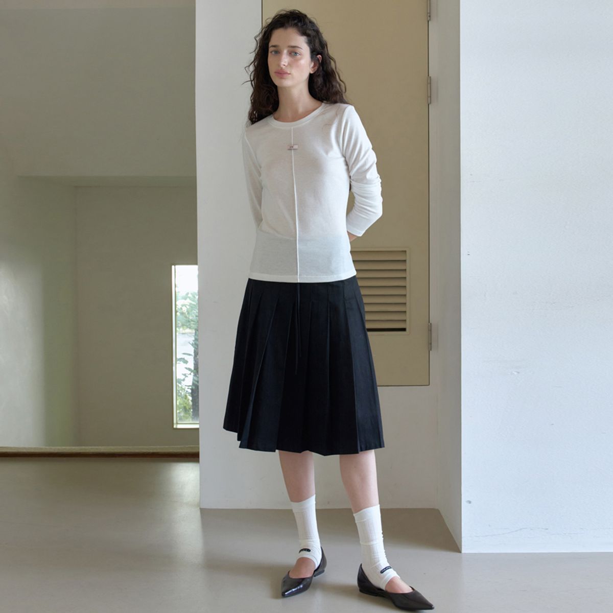 엘씨브이(LCVE) DRAWSTRING PLEATED SKIRT_BLACK