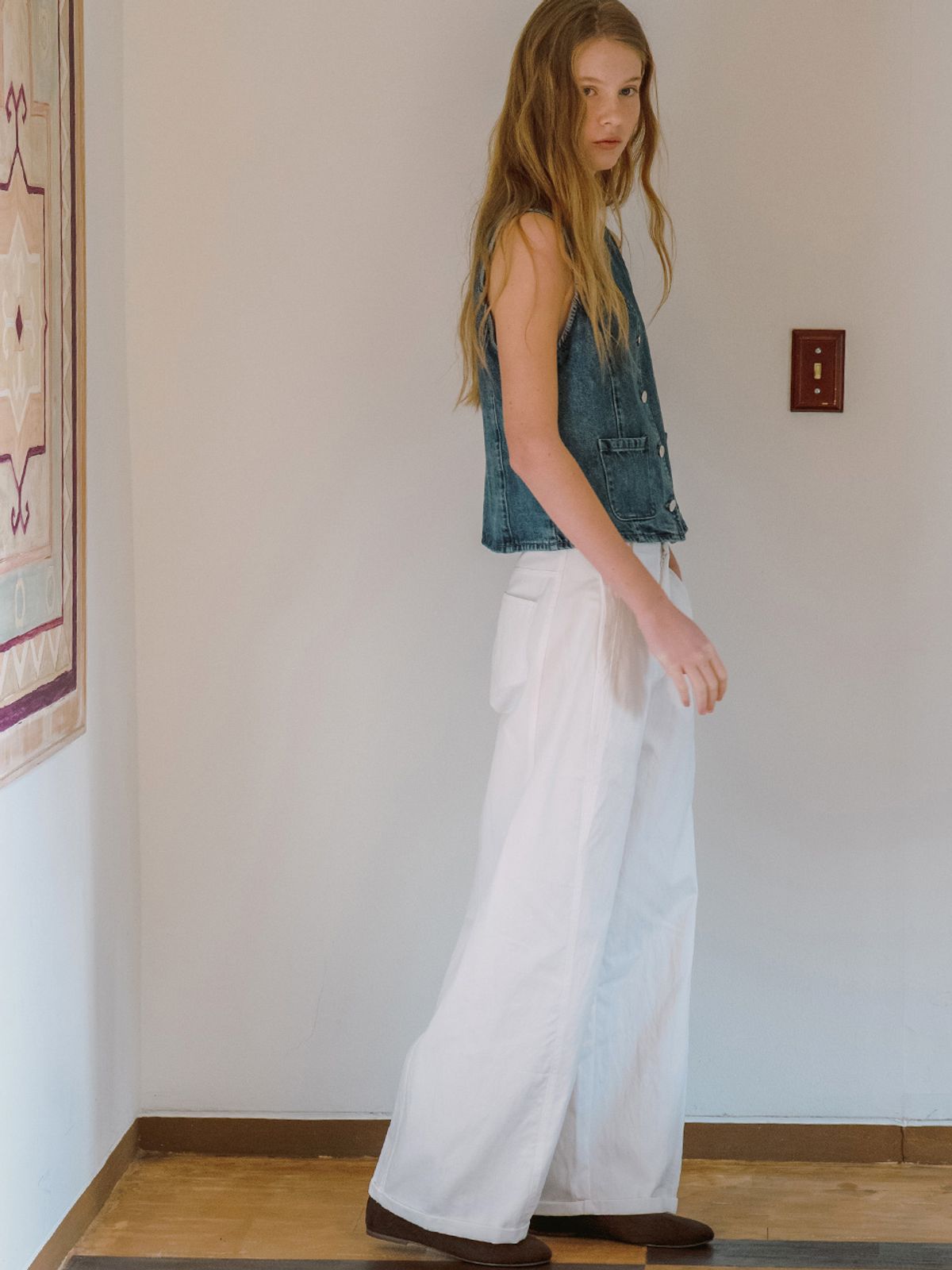 엘씨브이(LCVE) CURVED-SHAPE PANEL PANTS_KHAKI