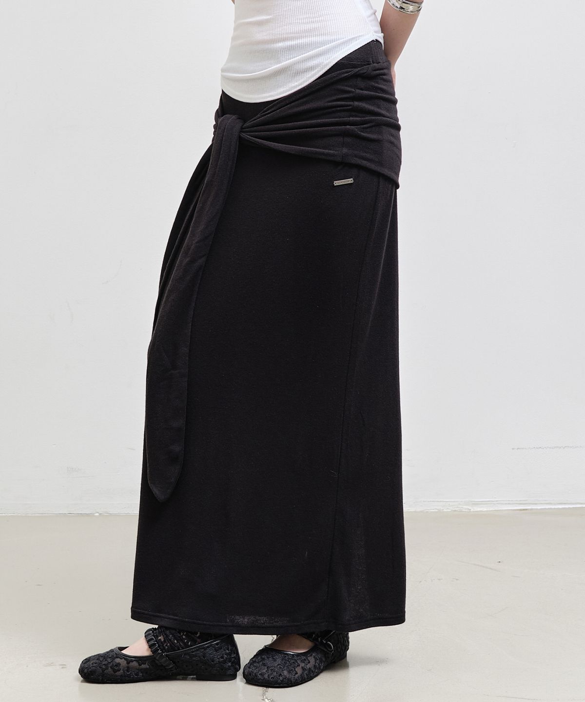 닉앤니콜(NICK&NICOLE) WRAP TIE LONG SKIRT_BLACK