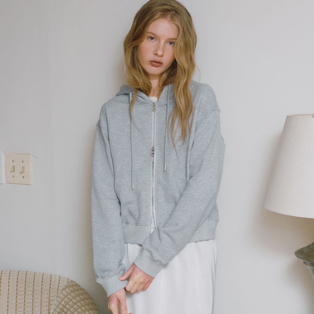 엘씨브이(LCVE) LABEL POINT HOOD ZIP-UP [2COLORS]
