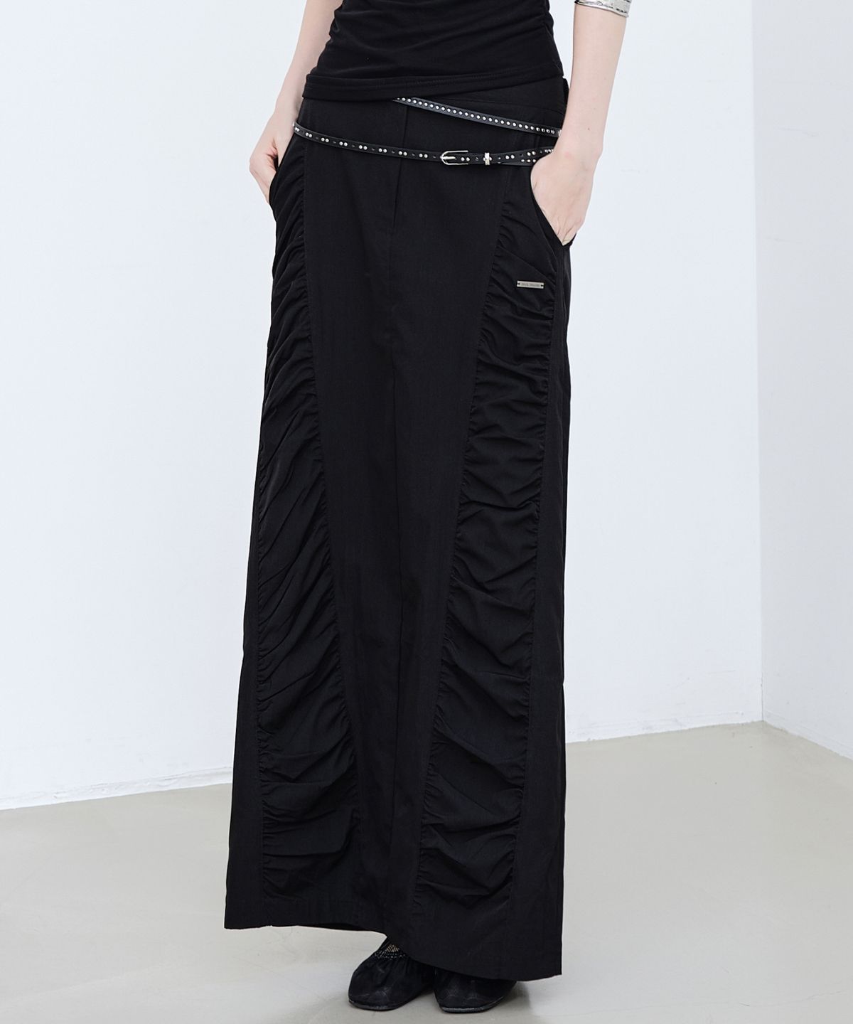 닉앤니콜(NICK&NICOLE) SHIRRING PANEL LONG SKIRT_BLACK