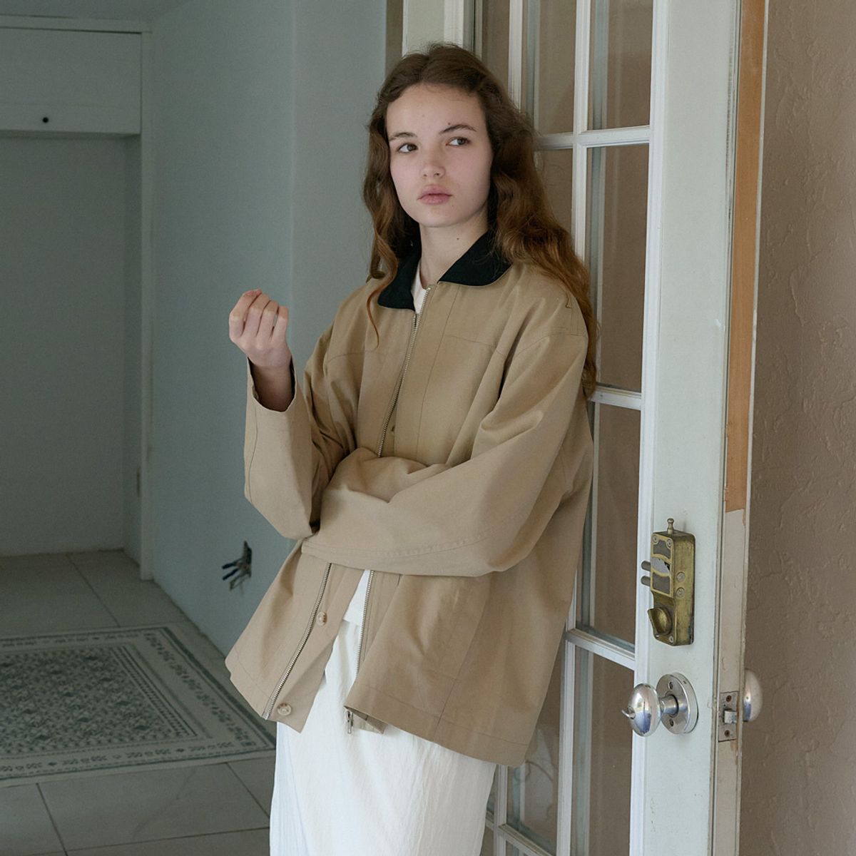 엘씨브이(LCVE) POINT COLLAR ZIP-UP JACKET_BEIGE