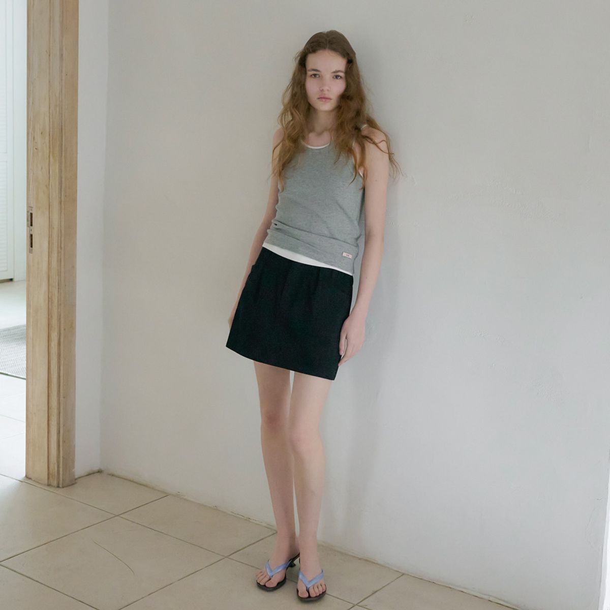 엘씨브이(LCVE) BASIC LOGO SLEEVELESS TOP_GRAY