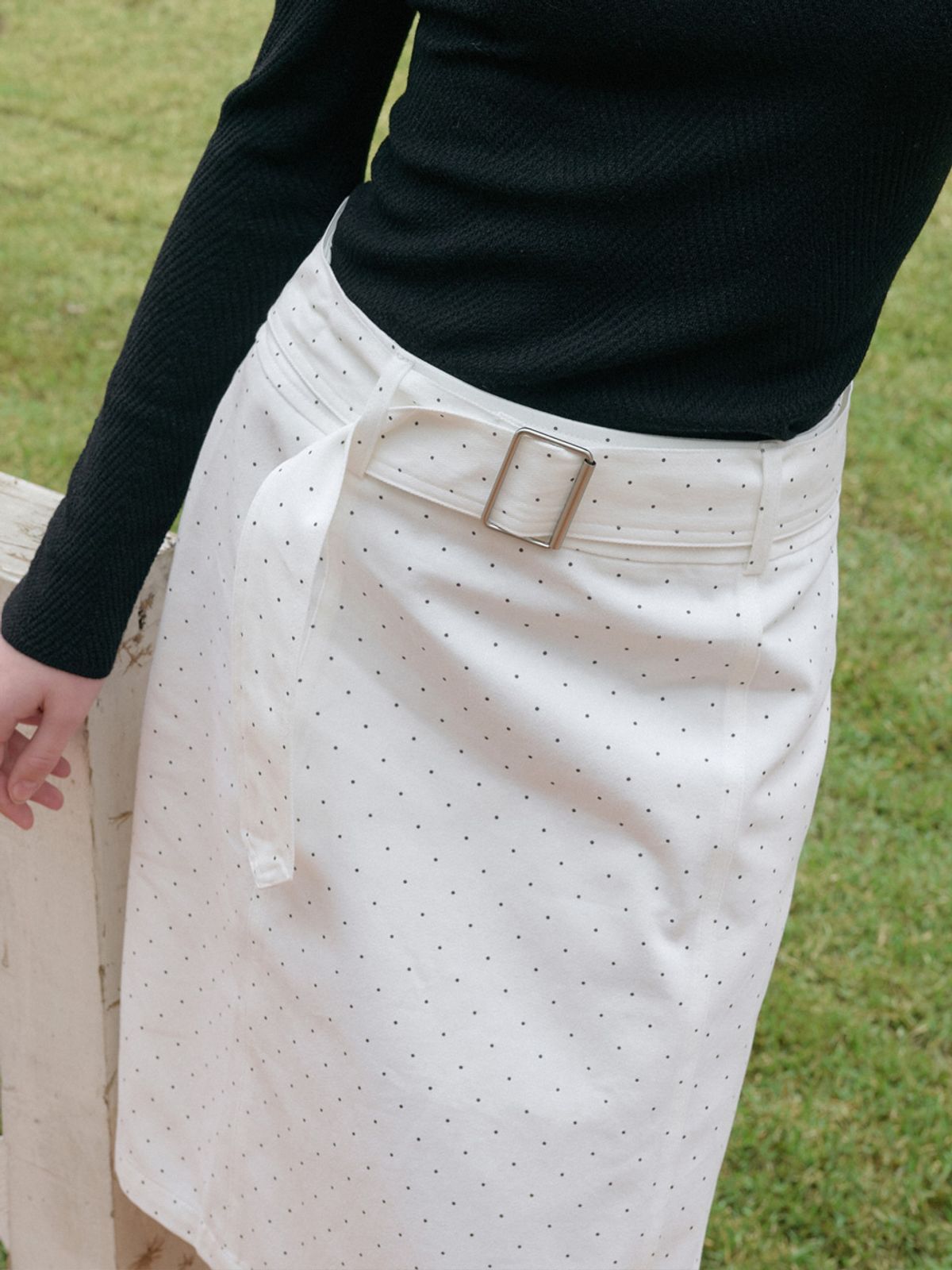 엘씨브이(LCVE) POLKA DOT BELTED SKIRT_WHITE