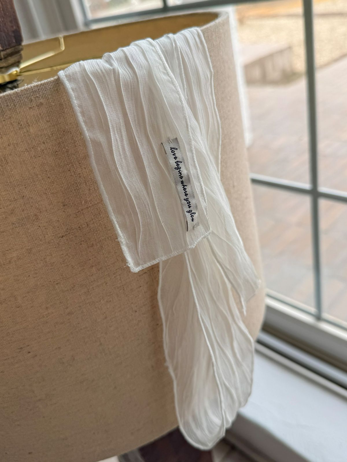 엘씨브이(LCVE) CRINKLED SHEER SCARF_WHITE