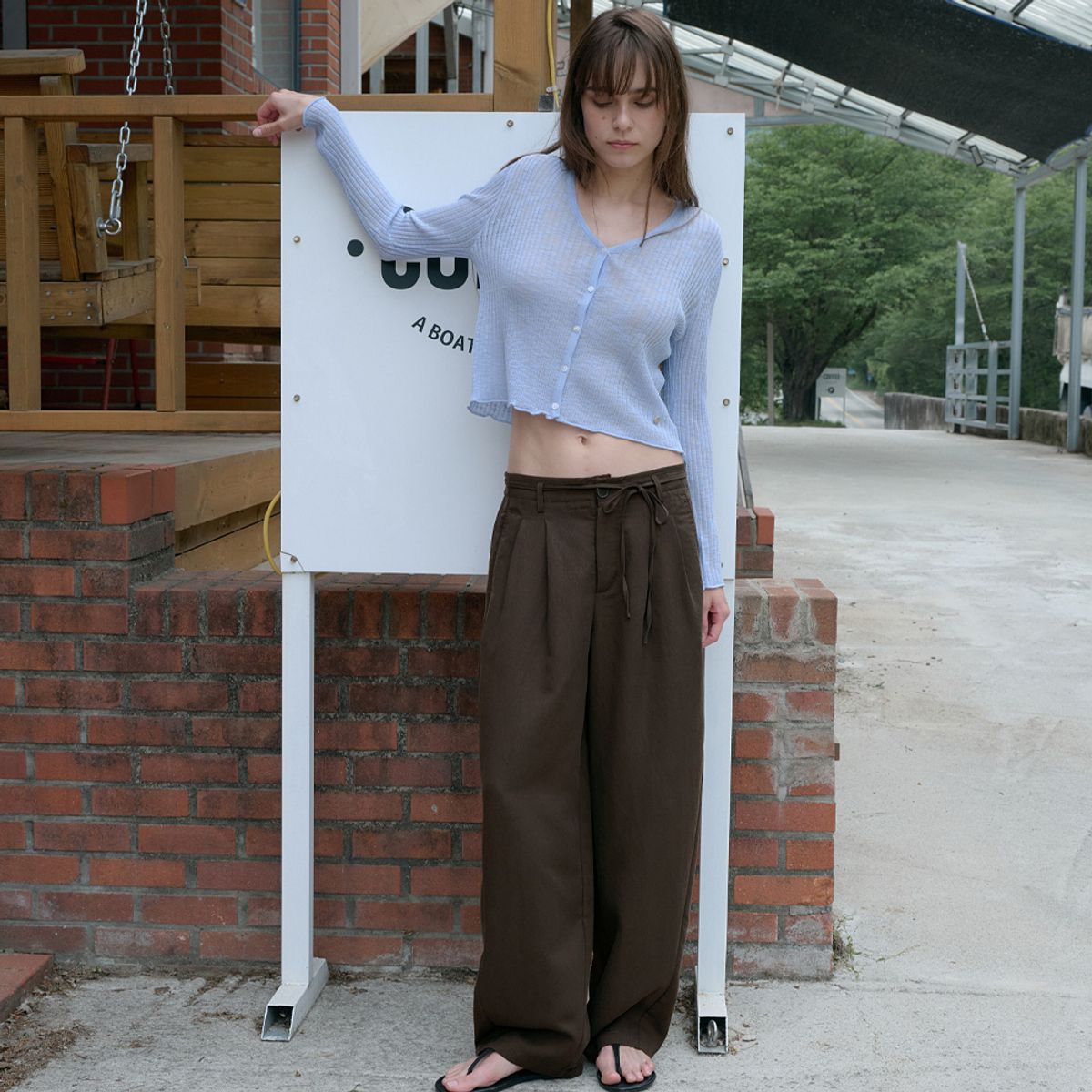 엘씨브이(LCVE) TWO-TUCK BELTED WIDE PANTS_BROWN