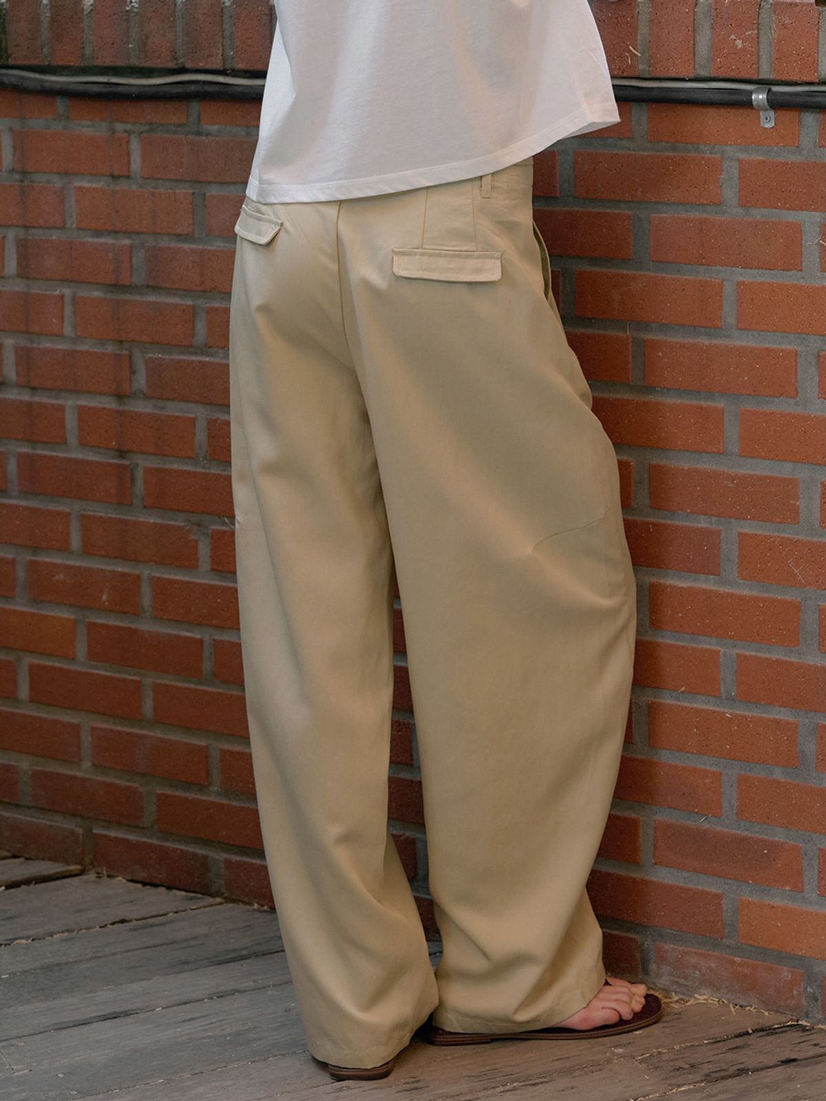 엘씨브이(LCVE) TWO-TUCK BELTED WIDE PANTS_BEIGE