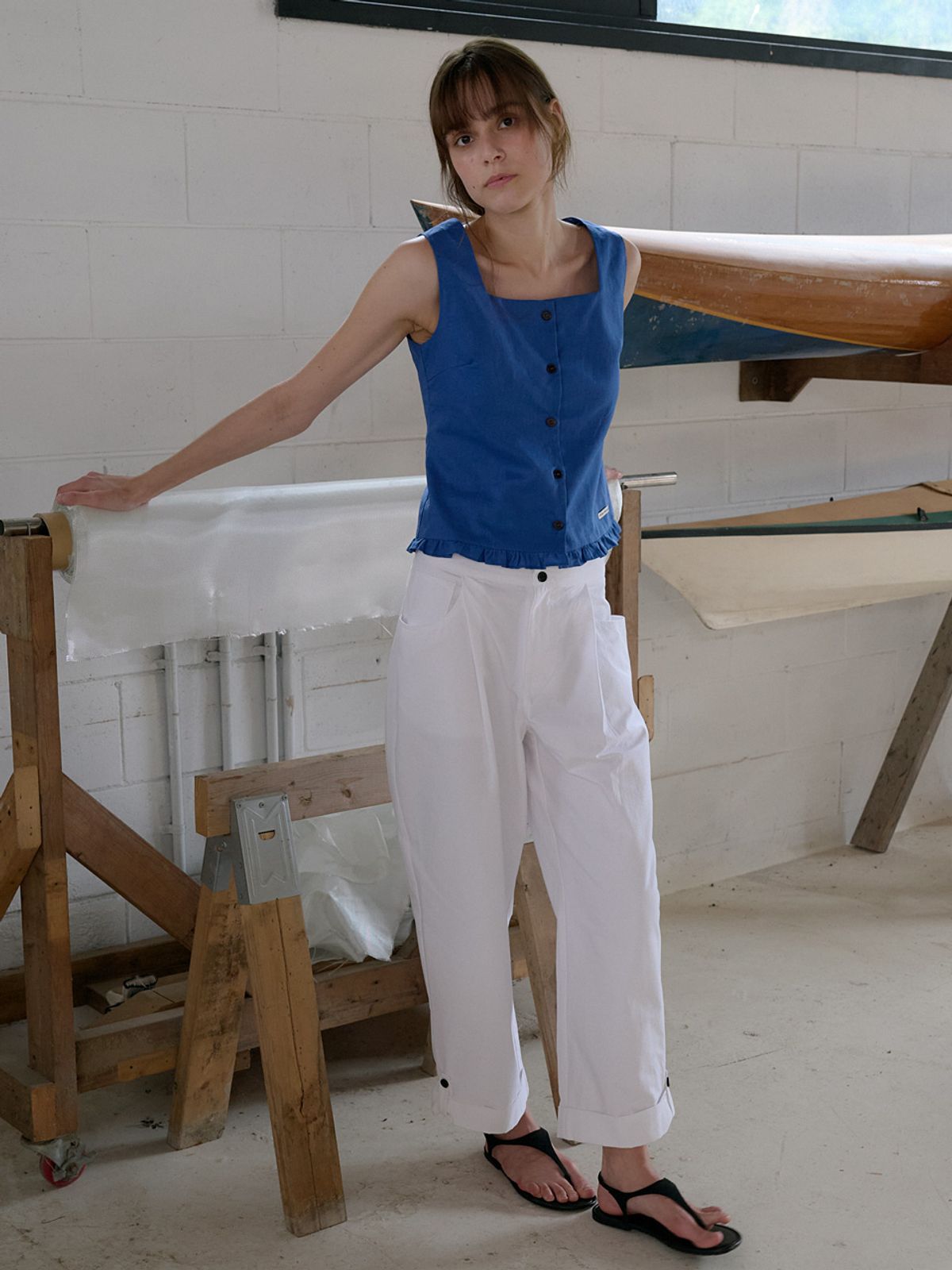 엘씨브이(LCVE) ROLL-UP BUTTON PANTS_WHITE