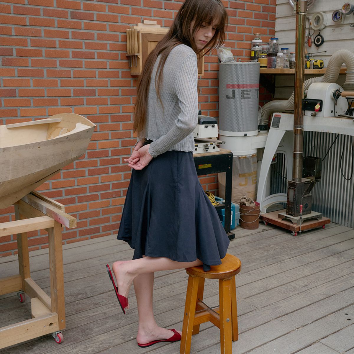 엘씨브이(LCVE) ASYMMETRIC FLARE SKIRT_NAVY