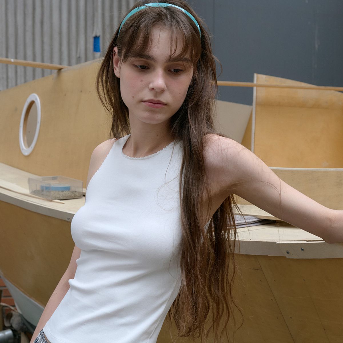 엘씨브이(LCVE) SCALLOP POINT SLEEVELESS TOP_IVORY