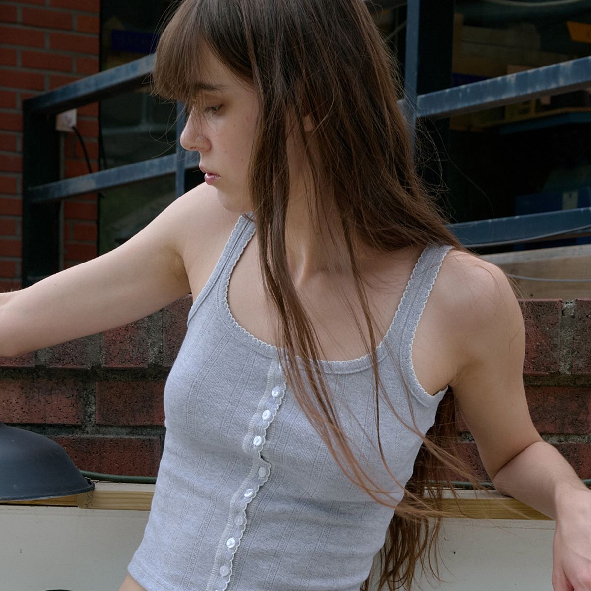 엘씨브이(LCVE) EYELET LACE SLEEVELESS TOP_GRAY
