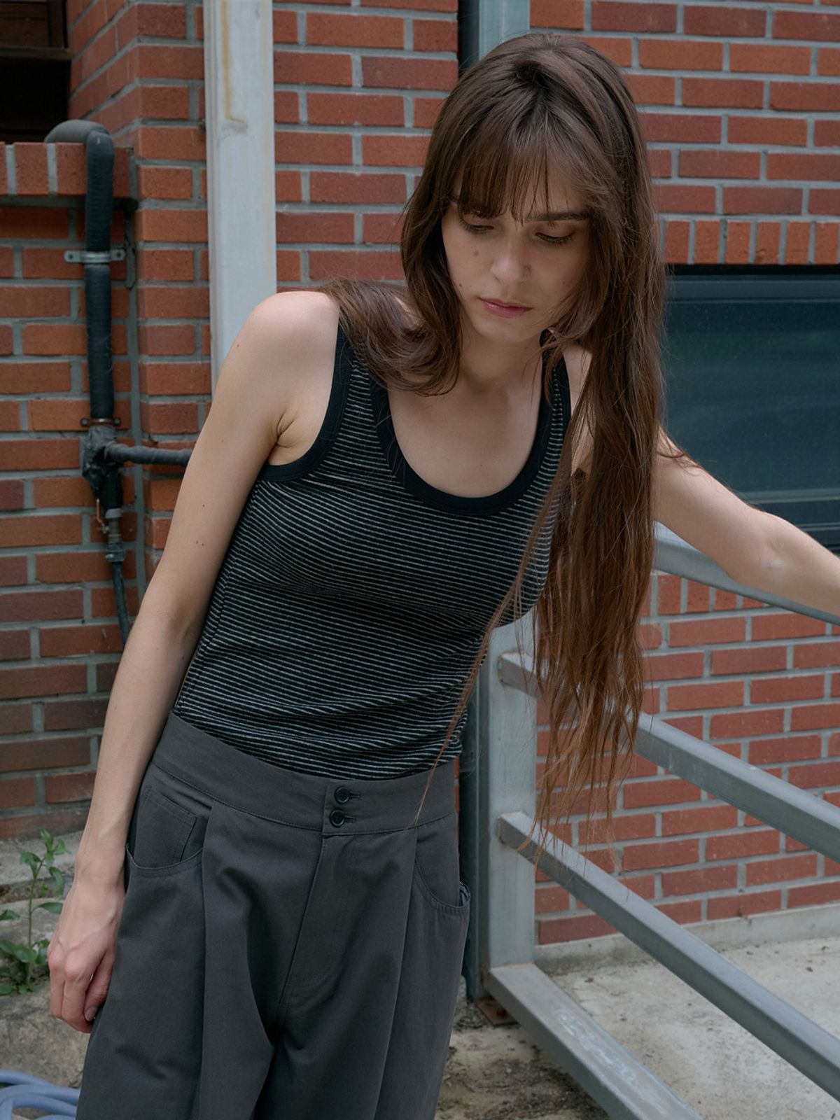 엘씨브이(LCVE) STRIPE U-NECK SLEEVELESS TOP_BLACK