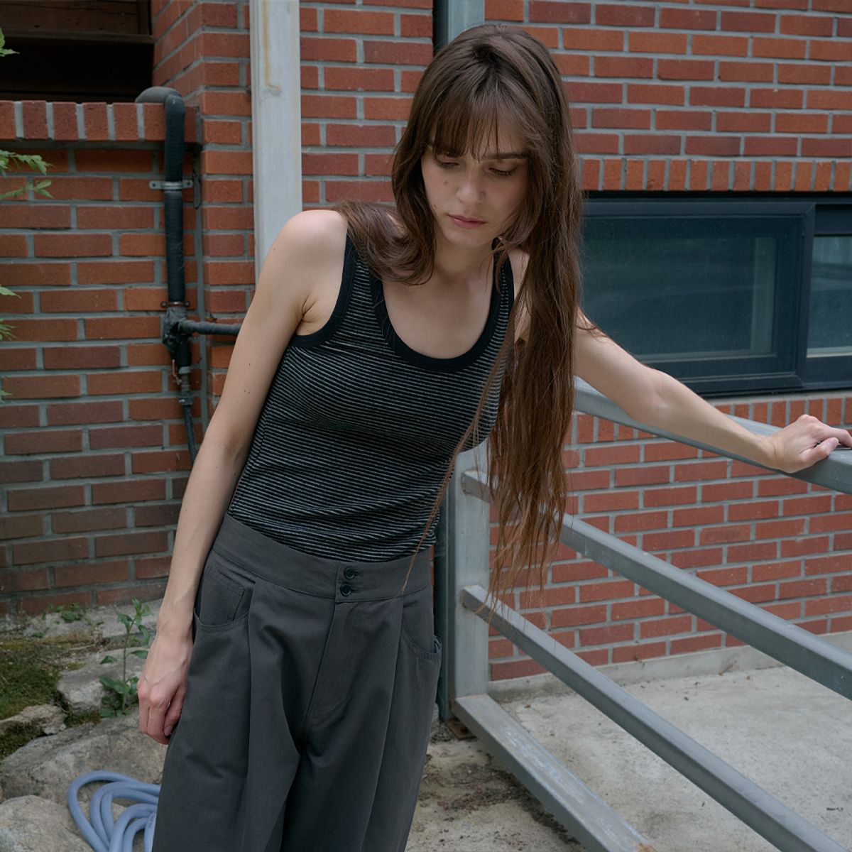 엘씨브이(LCVE) STRIPE U-NECK SLEEVELESS TOP_BLACK