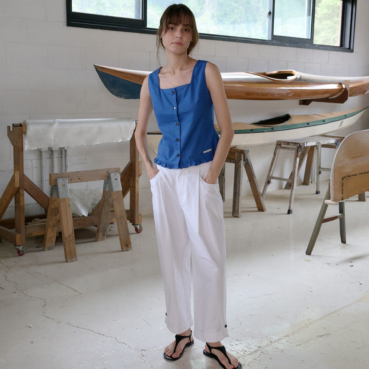 엘씨브이(LCVE) FRILL SLEEVELESS BLOUSE_COBALT BLUE