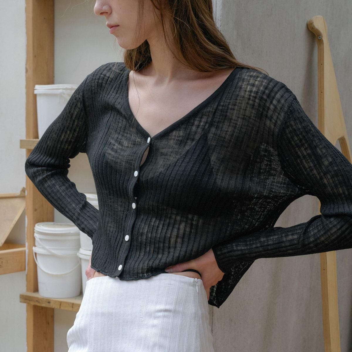 엘씨브이(LCVE) ESSENTIAL V-NECK KNIT CARDIGAN_BLACK