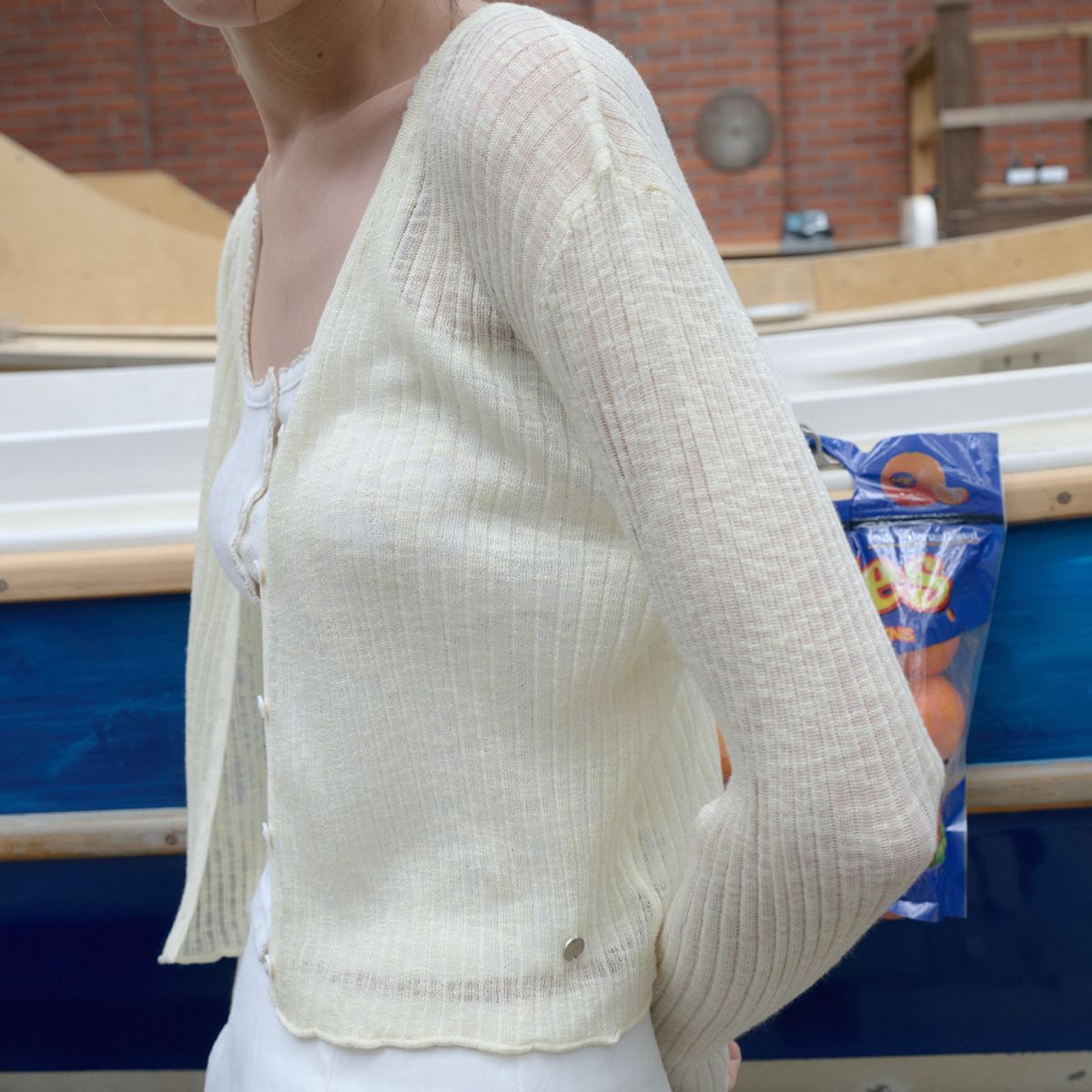 엘씨브이(LCVE) ESSENTIAL V-NECK KNIT CARDIGAN_CREAM
