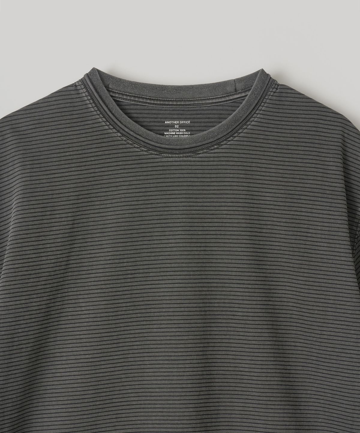 어나더 오피스(ANOTHER OFFICE) Dyed Raw-edge Stripe Tee (Charcoal)