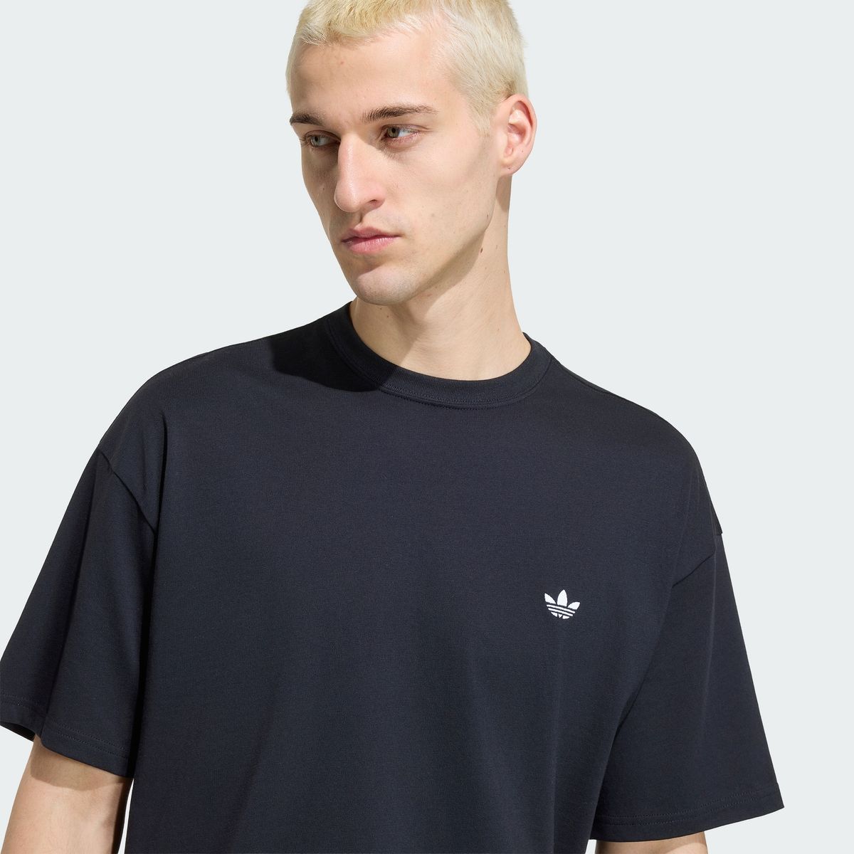 아디다스(ADIDAS) 트레포일 에센셜 루즈 드롭 숄더 티 KQ8578