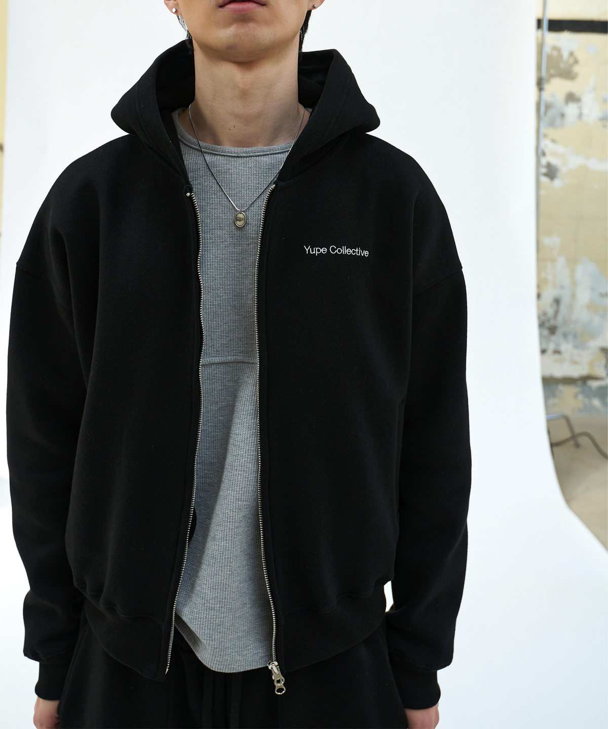 유프(YUPE) Compact Hood Zip-up - Black