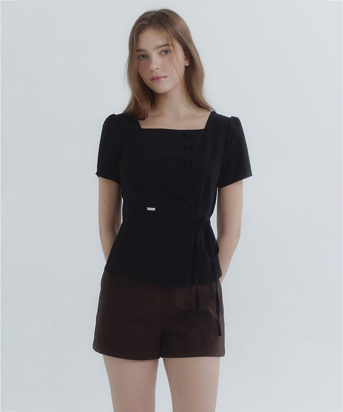 미케네(MICANE) 지아벨 스퀘어넥 블라우스