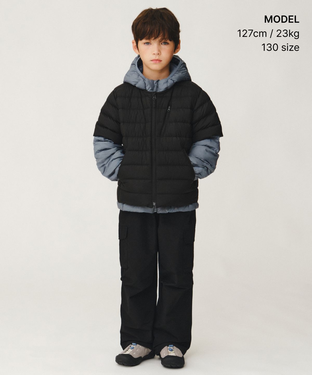 무신사 스탠다드 키즈(MUSINSA STANDARD KIDS) [시티 레저] 라운드 넥 반소매 라이트 다운 재킷 [블랙]
