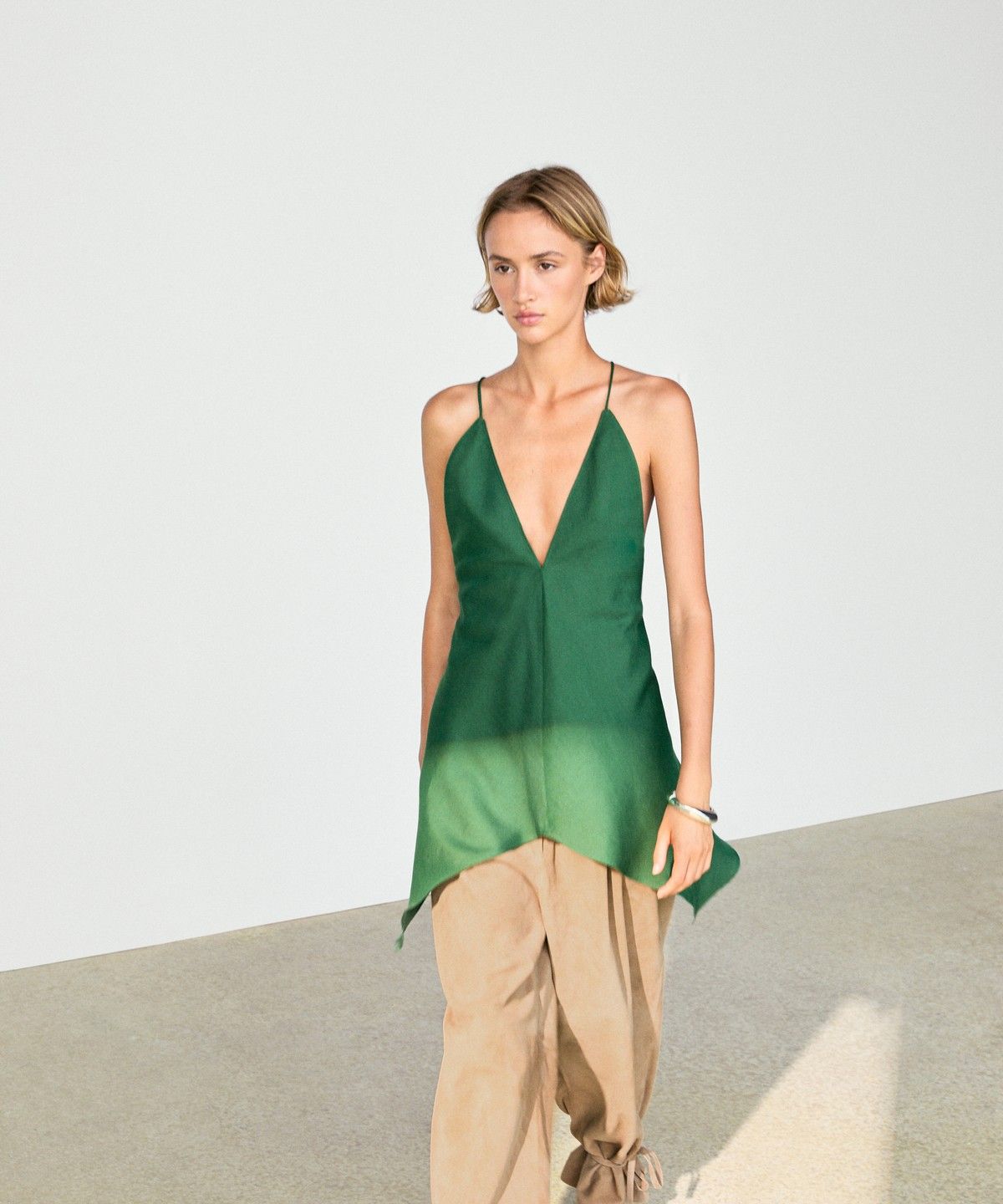 마시모두띠(MASSIMO DUTTI) 언밸런스 스트랩 탑