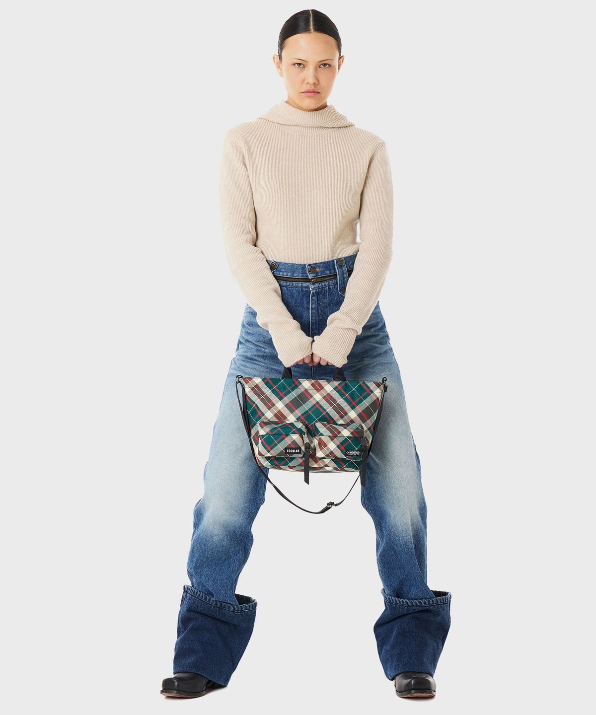 이스트팩(EASTPAK) 이스트팩 X 에곤랩 체크 토트백 S Check,FQ