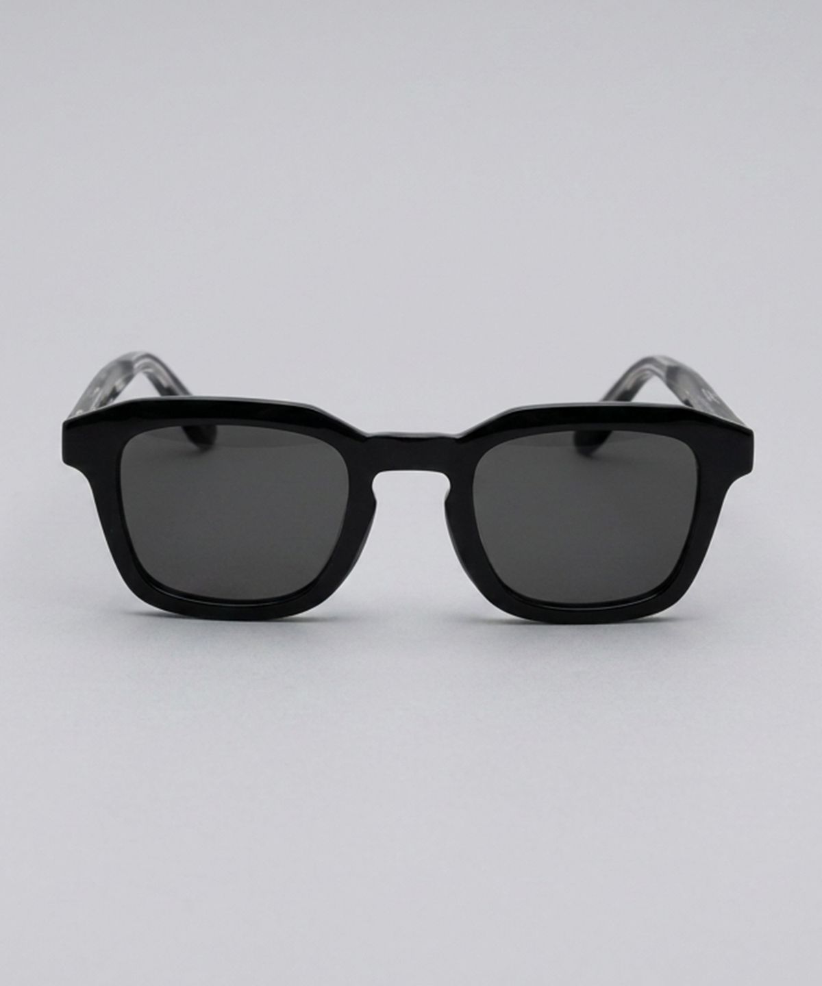 투큐브(2CUBE) Modern Crown Panto Sunglasses(Black)