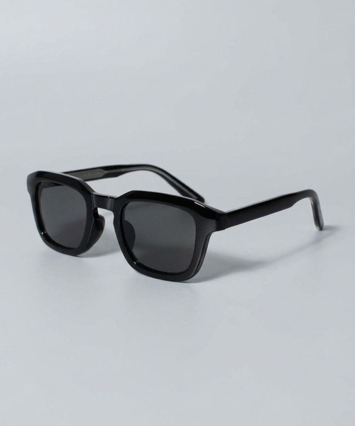 투큐브(2CUBE) Modern Crown Panto Sunglasses(Black)