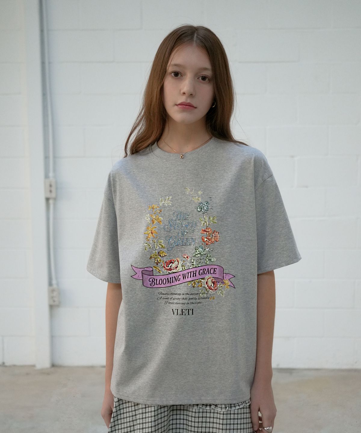 블레티(VLETI) Oversized Floral Digital Print Short Sleeve Tee (gray)