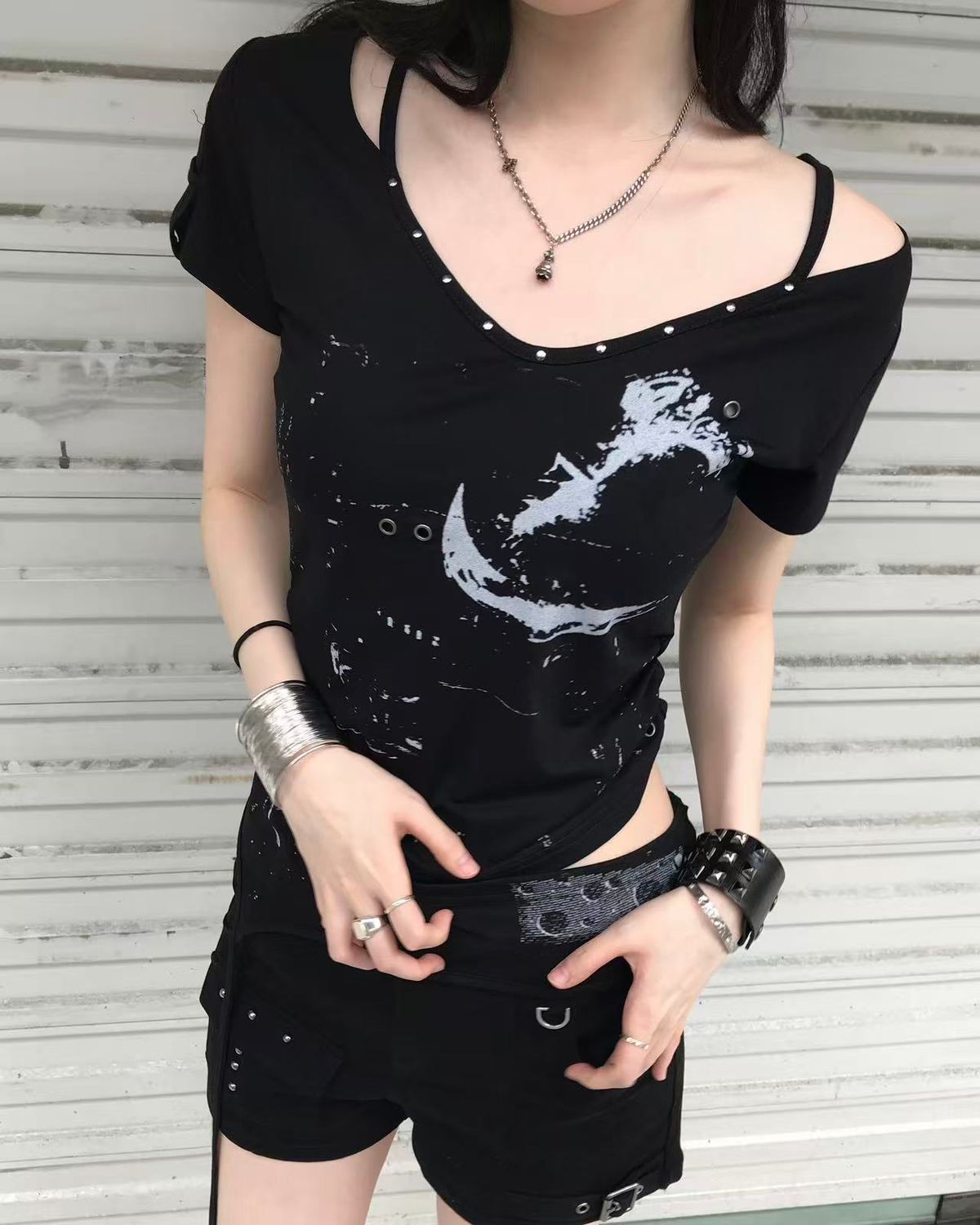 리버뉴스(LIBERALNEWS) BLADE ASYMMETRIC TOP_BLACK