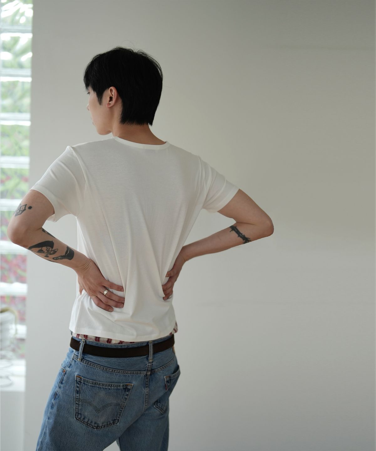 에노아스(ENOAS) 브래드 웨이스트 컷 티 [화이트]