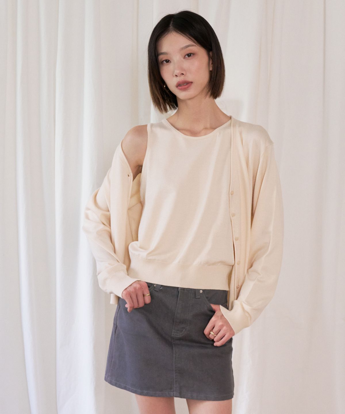 블레티(VLETI) Logo Embroidered Cardigan & Sleeveless Set (cream beige)