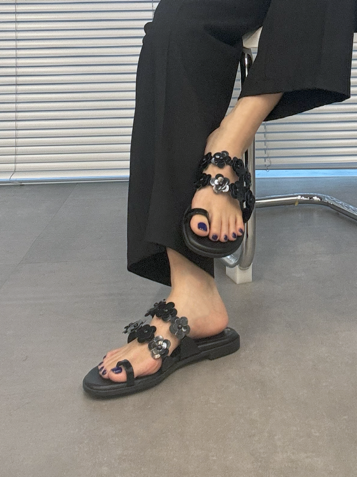백오브더문(BACK OF THE MOON) Daisy sandal_black